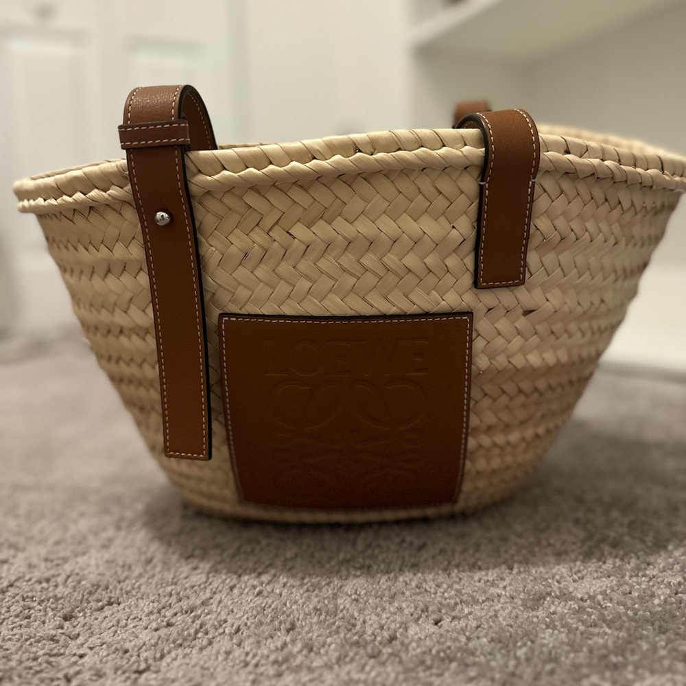 Loewe Medium basket bag